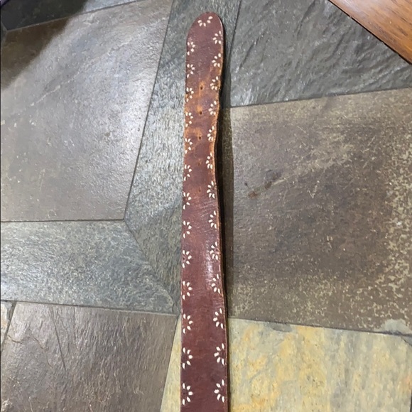 Vintage-Looking Belt - Picture 4 of 5